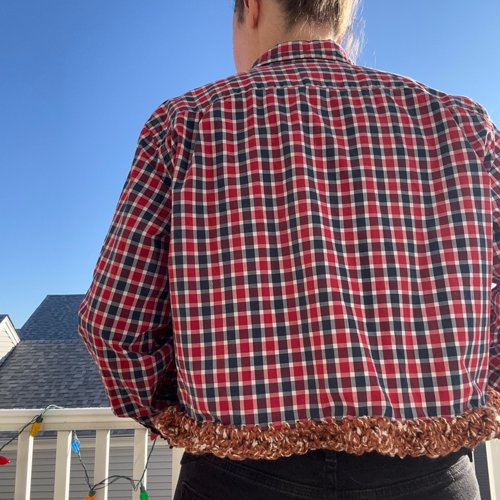 Crop top with crochet trim - Picture 3 of 7